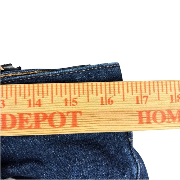 EUC GAP 1969 Women's Dark Indigo Real Straight Leg Jeans 30R - Picture 4 of 13